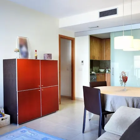 Al19 Familias, Playa Fenals Apartment *