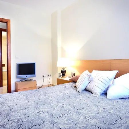 Al19 Familias, Playa Fenals Apartment